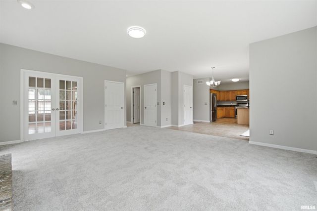 2400 W MURPHY Drive, Dunlap, IL 61525