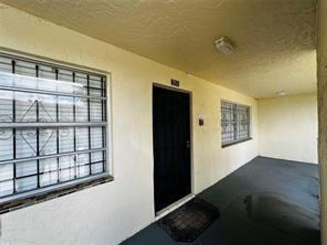 3099 NW 48th Avenue 253, Lauderdale Lakes, FL 33313