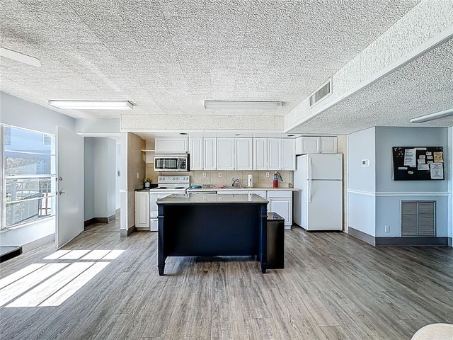 2901 26TH STREET W APT 511, Bradenton, FL 34205