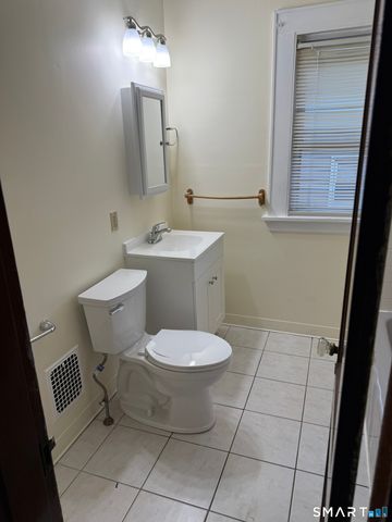 7 Gardners Lane, Ansonia, CT 06401