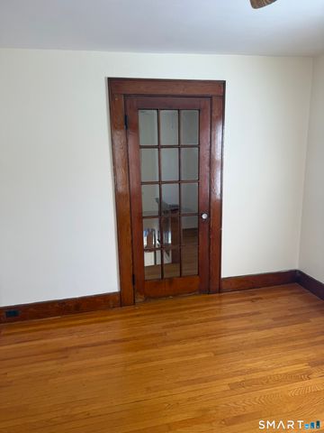 7 Gardners Lane, Ansonia, CT 06401