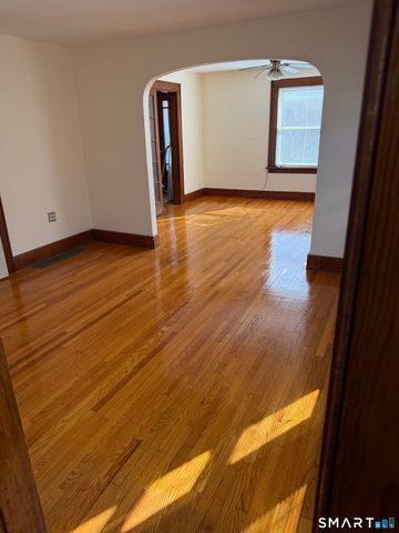 7 Gardners Lane, Ansonia, CT 06401