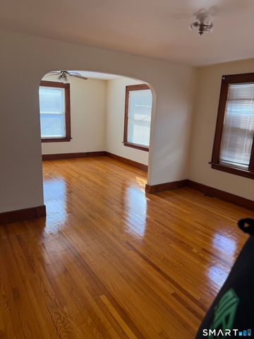 7 Gardners Lane, Ansonia, CT 06401