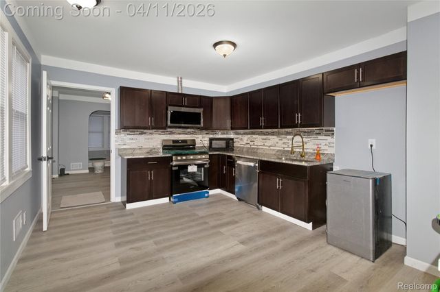 3440 E 10 Mile 10 Mile Road, Warren, MI 48091