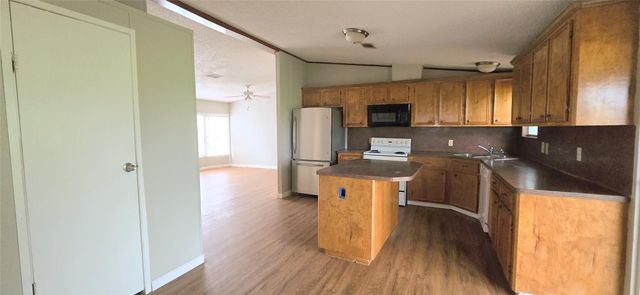 16885 W Lynbrook, Montgomery, TX 77316