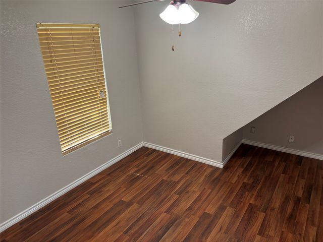 910 NE 31st, Grand Prairie, TX 75050