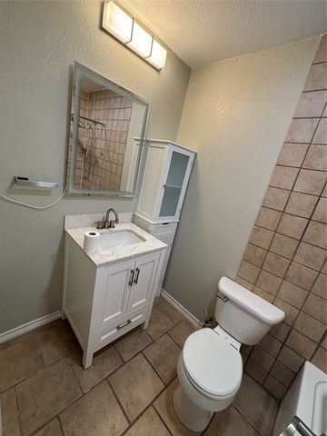 910 NE 31st, Grand Prairie, TX 75050