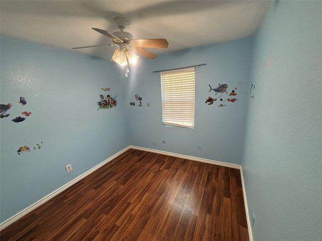 910 NE 31st, Grand Prairie, TX 75050