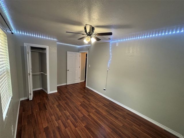 910 NE 31st, Grand Prairie, TX 75050