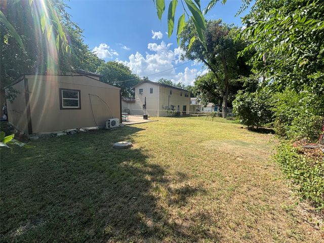 910 NE 31st, Grand Prairie, TX 75050