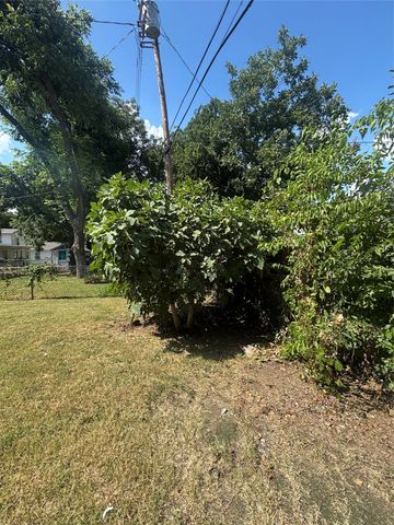 910 NE 31st, Grand Prairie, TX 75050