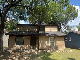 910 NE 31st, Grand Prairie, TX 75050