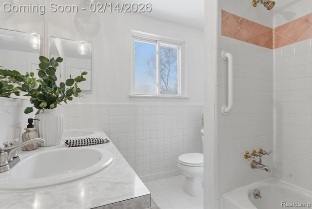 30241 Stockton Avenue, Farmington Hills, MI 48336