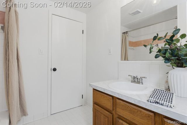 30241 Stockton Avenue, Farmington Hills, MI 48336