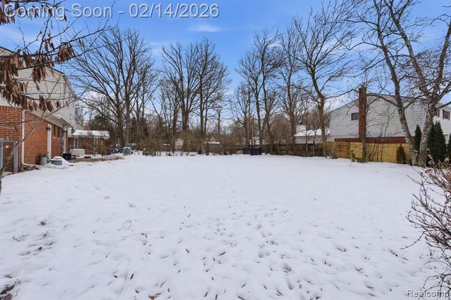 30241 Stockton Avenue, Farmington Hills, MI 48336