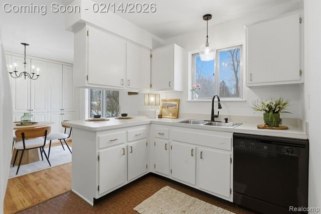 30241 Stockton Avenue, Farmington Hills, MI 48336