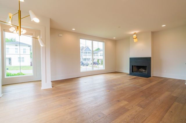 725 Park Cir, Nashville, TN 37205