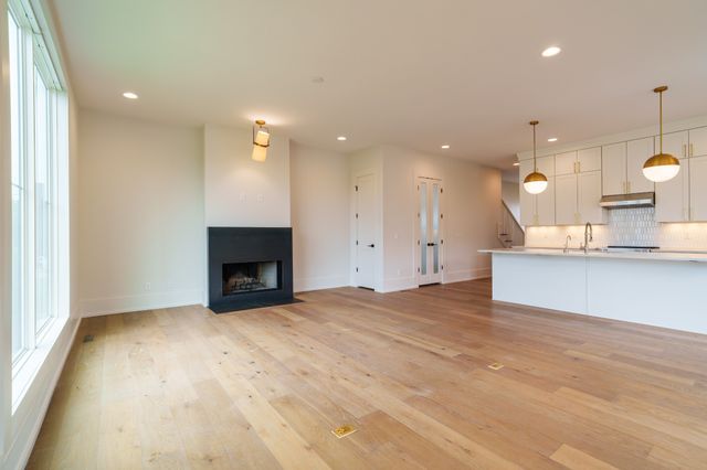 725 Park Cir, Nashville, TN 37205