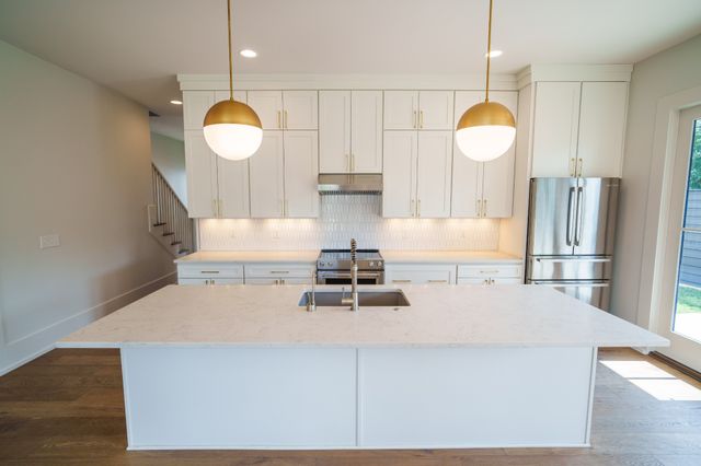 725 Park Cir, Nashville, TN 37205
