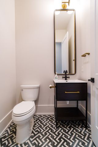 725 Park Cir, Nashville, TN 37205