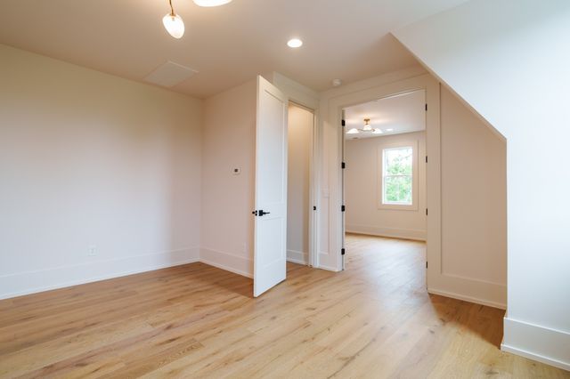 725 Park Cir, Nashville, TN 37205