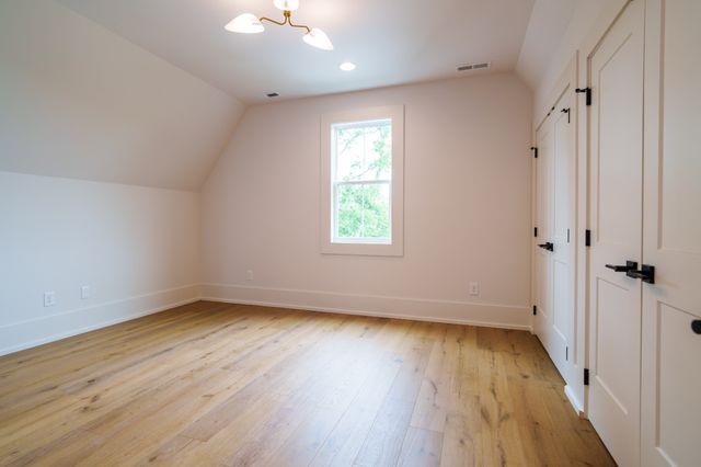 725 Park Cir, Nashville, TN 37205