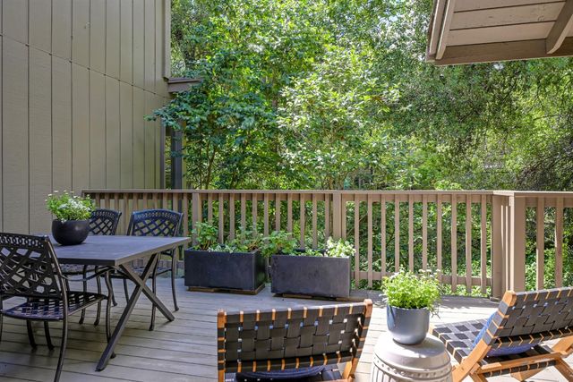 18 Covered Bridge Rd, Carmichael, CA 95608