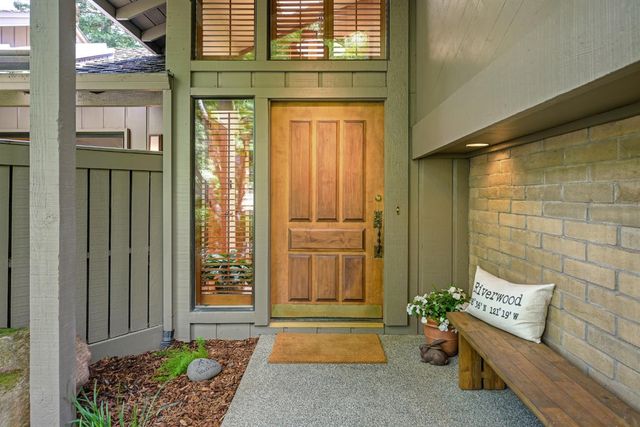 18 Covered Bridge Rd, Carmichael, CA 95608