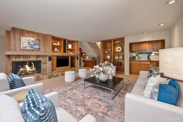 18 Covered Bridge Rd, Carmichael, CA 95608