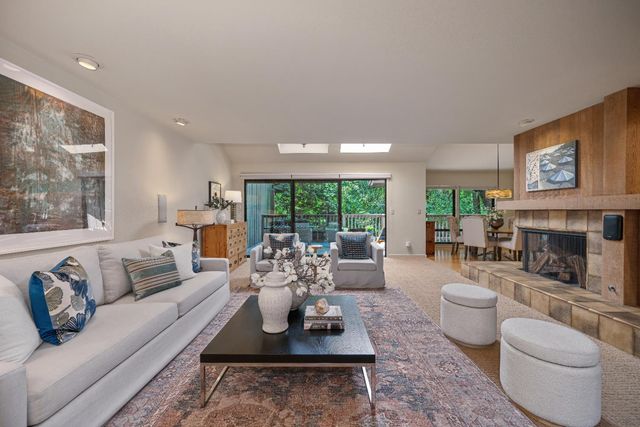 18 Covered Bridge Rd, Carmichael, CA 95608