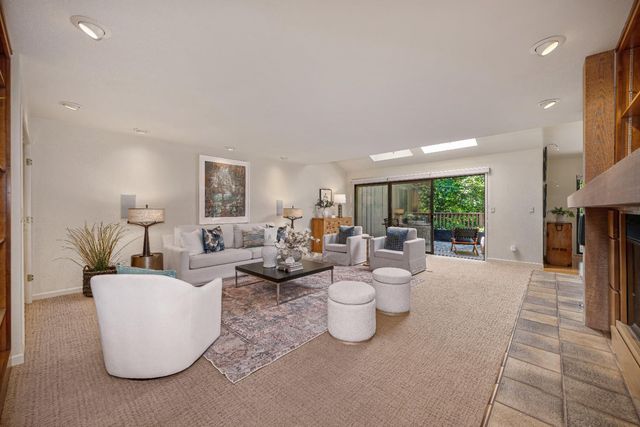 18 Covered Bridge Rd, Carmichael, CA 95608