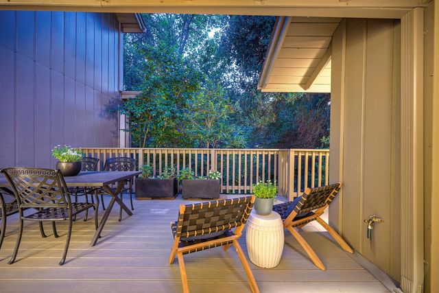 18 Covered Bridge Rd, Carmichael, CA 95608