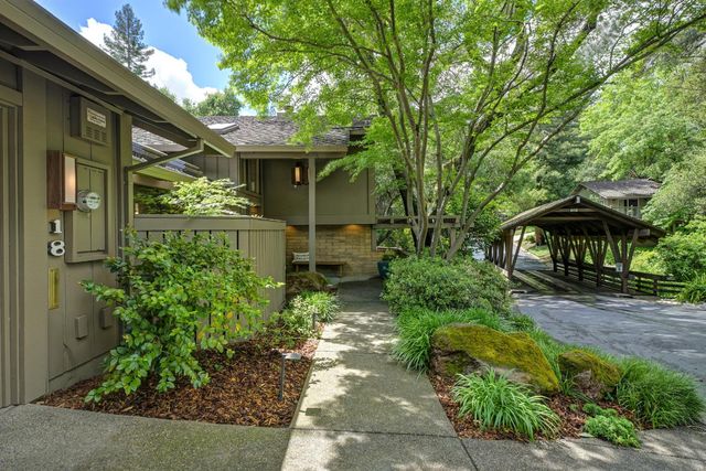 18 Covered Bridge Rd, Carmichael, CA 95608