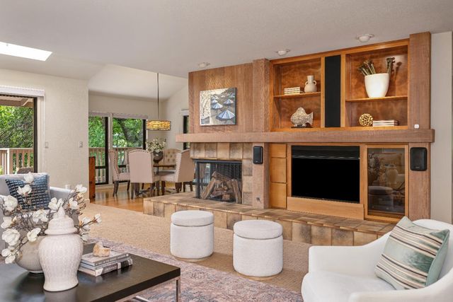 18 Covered Bridge Rd, Carmichael, CA 95608