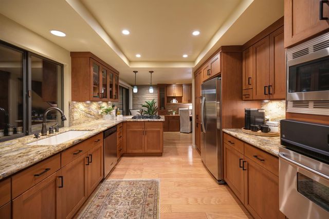 18 Covered Bridge Rd, Carmichael, CA 95608