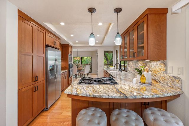 18 Covered Bridge Rd, Carmichael, CA 95608