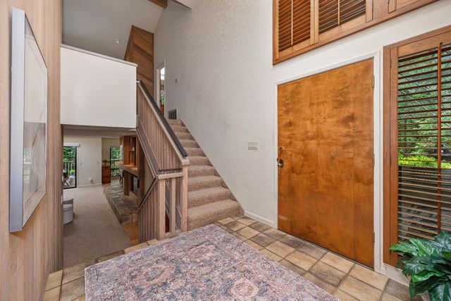 18 Covered Bridge Rd, Carmichael, CA 95608