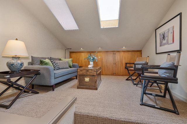 18 Covered Bridge Rd, Carmichael, CA 95608