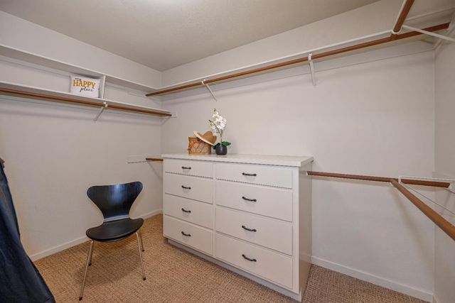 18 Covered Bridge Rd, Carmichael, CA 95608