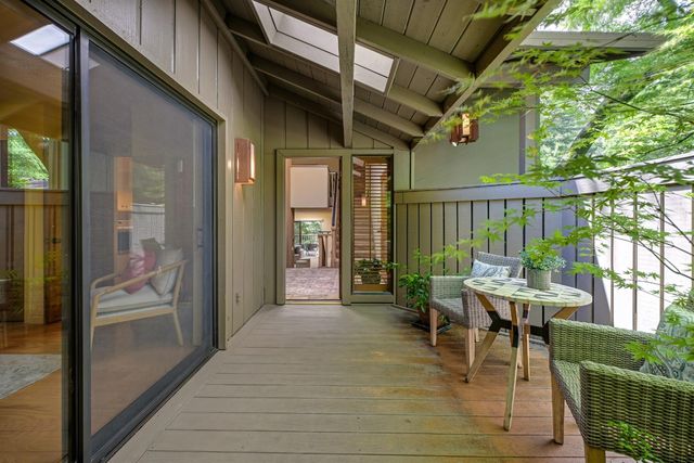 18 Covered Bridge Rd, Carmichael, CA 95608