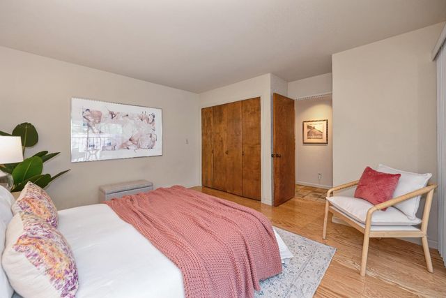 18 Covered Bridge Rd, Carmichael, CA 95608