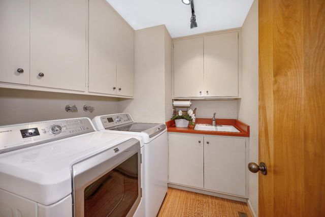 18 Covered Bridge Rd, Carmichael, CA 95608