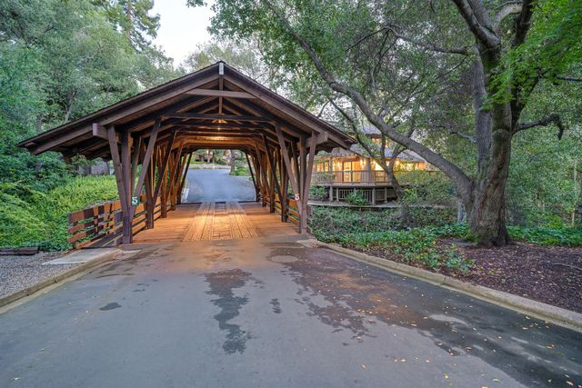 18 Covered Bridge Rd, Carmichael, CA 95608