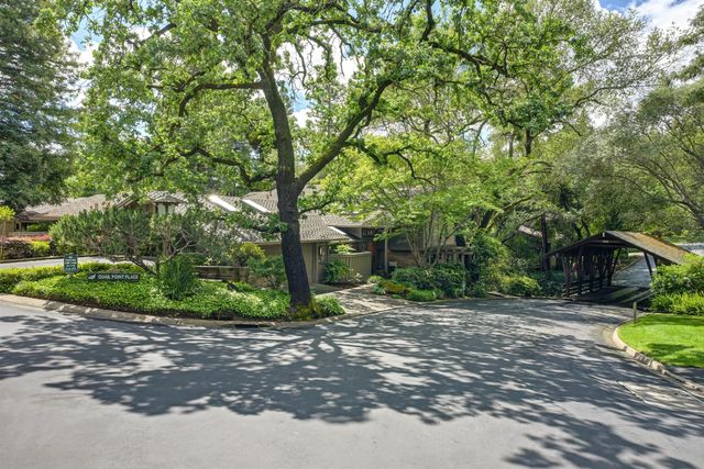 18 Covered Bridge Rd, Carmichael, CA 95608