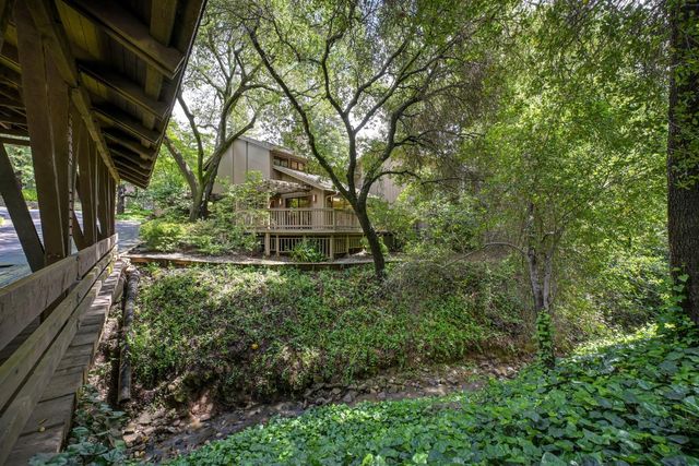 18 Covered Bridge Rd, Carmichael, CA 95608