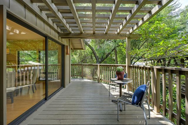 18 Covered Bridge Rd, Carmichael, CA 95608