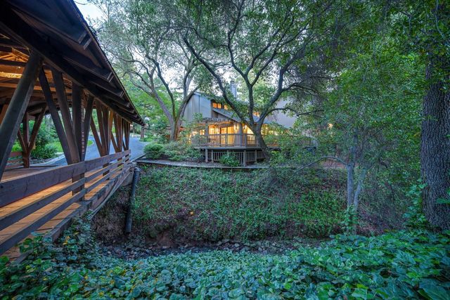 18 Covered Bridge Rd, Carmichael, CA 95608