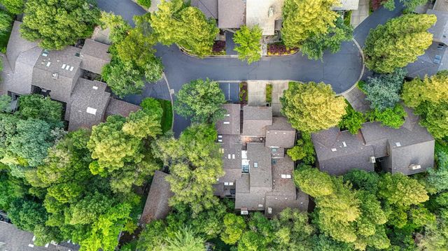 18 Covered Bridge Rd, Carmichael, CA 95608