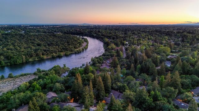 18 Covered Bridge Rd, Carmichael, CA 95608