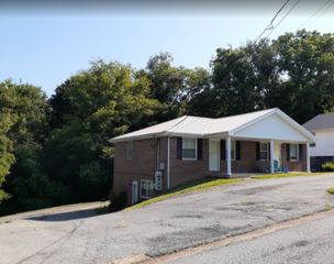 85 Lawn St Apt D, Clarksville, TN 37040